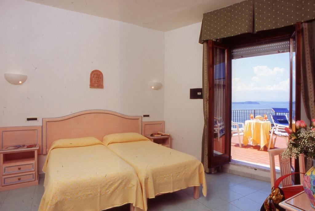 Hotel Parco Aurora Terme Ischia Pokoj fotografie